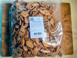 Королевский полосатик: Гренки черные со вкусом буженины