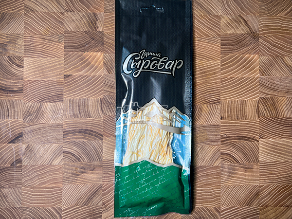 Сыр 60 гр ГОРНЫЙ СЫРОВАР (Паутинка копчёная) во Владивостоке